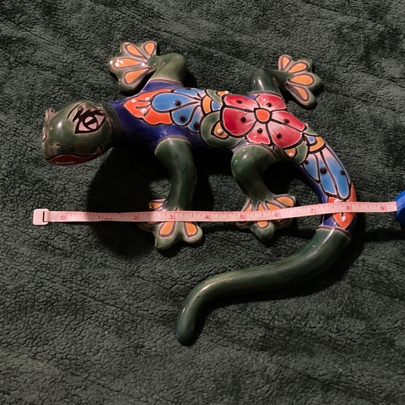 Vibrant Ceramic Gecko Reptile Decor - Picture 6 of 6